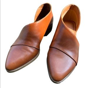 Universal Thread Brown Booties